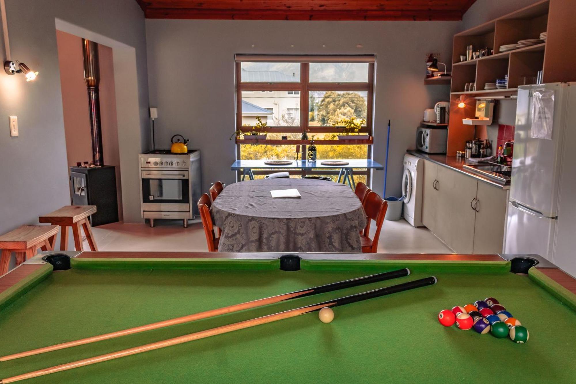 Edible Shores Apartment